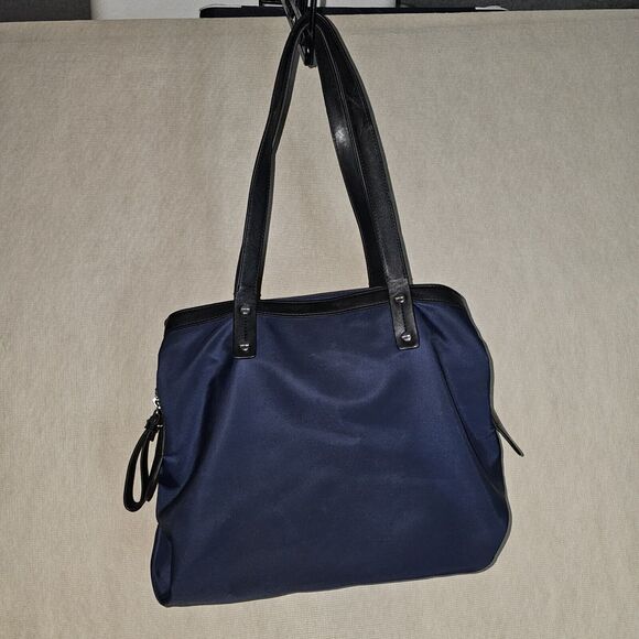 Calvin Klein
Navy Blue Purse Lane Nylon Triple Compartment Tote Handbag - Picture 14 of 16